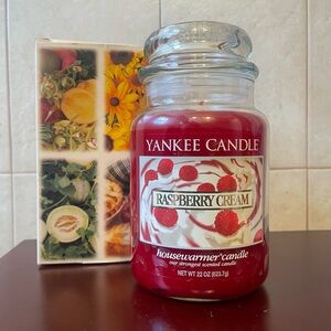 NEW Yankee Candle “RASPBERRY CREAM” Large Jar Food Berry Housewarmer Fruit 22 oz
